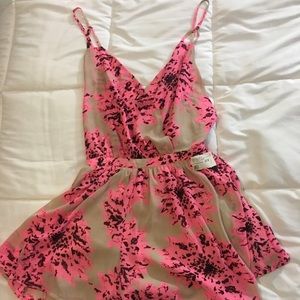 💕NEVER WORN💕 Fashion Nova GLAM Romper